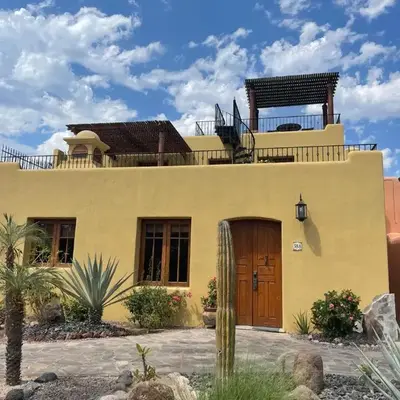 Casa Juanchi Mountain views and just steps from restaurants