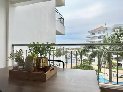 Un balcón o terraza de hermoso en marina , hermosas vistas by G P S rentas