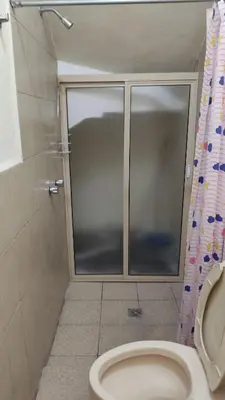Un baño de ApartADE