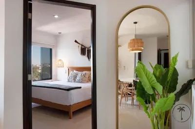 Cama o camas de una habitación en Comfy Apartment with Stylish Furnishings & Private Balcony - Antigua