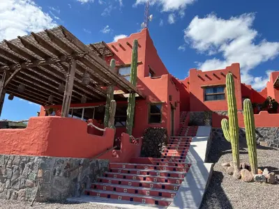 Edificio en el que se encuentra el motel
