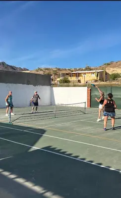 Instalaciones para jugar a tenis o squash en Playa Posada Eco Rooms o alrededores