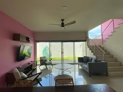 Zona de estar de Hermosa casa de playa con vista al mar y albercas!