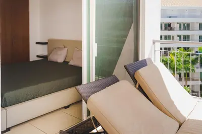 Zona de estar de Condominio de lujo ,excelentes vistas by G P S rentas