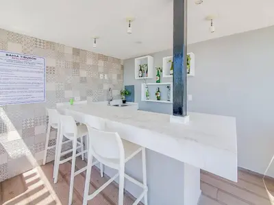 Plano de Bonito condo Zona Dorada con Piscina y Cochera