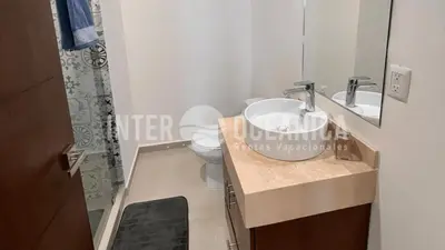 Un baño de Alberca con la mejor vista a la Marina Mazatlán