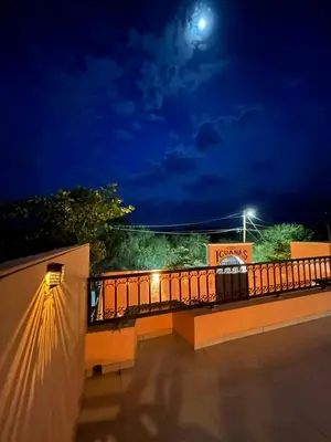 Un balcón o terraza de Tres Iguanas Apart Hotel - New, cozy & spacious flats, short walk to beach