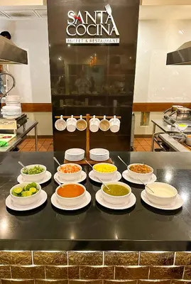 Comida en o cerca de este hotel