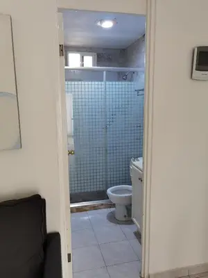 Un baño de Apto con Terraza privada muy cerca de Playa