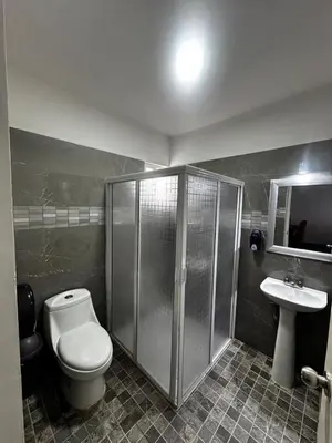Un baño de Blue Inn Hotel & Suites