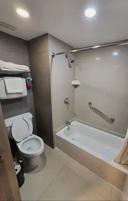 Un baño de Las Misiones Hotel