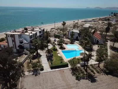 Piscina en o cerca de Mision del Sol 301
