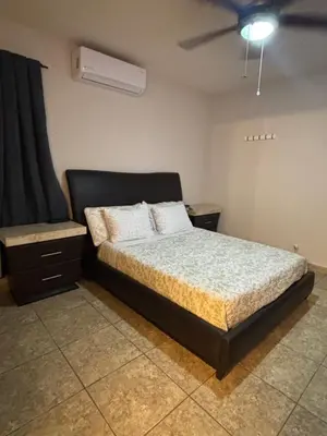 Cama o camas de una habitación en Habitación Roble, cómoda y espaciosa