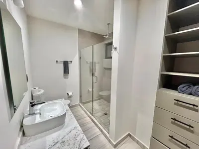 Un baño de Altomare hermoso depa con vista al mar