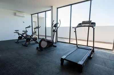 Gimnasio o instalaciones de fitness de Depa con alberca a 5min de Playa Cerritos - Marina C 510