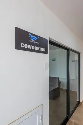 Certificado, premio, señal o documento que está expuesto en Loft para 4 personas con alberca