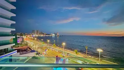 Plano de Espectacular Condo Vista al mar, a Pie de Malecón