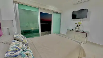 Plano de Espectacular Condo Vista al mar, a Pie de Malecón