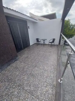 Un balcón o terraza de bonita casa cerca de la Alameda