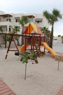 Zona de juegos infantil en Depa playa esmeralda