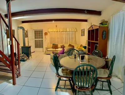 Zona de estar de Encantadora Cabaña de Campo con Alberca Privada
