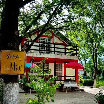 Encantadora Cabaña de Campo con Alberca Privada