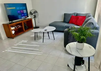 Una televisión o centro de entretenimiento en Casa completa, Hosp Angeles, Tec Mty y Facturamos