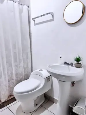 Un baño de Azul Marino MZT