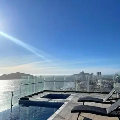 Departamento frente al mar sobre el malecón de Mazatlan