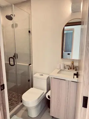 Un baño de 4-101 Frente al mar, 2 recámaras piso 1
