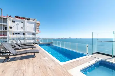 Piscina en o cerca de Stylish Stay in the heart of the Mazatlán Malecon
