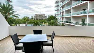 Un balcón o terraza de Marina lux condo