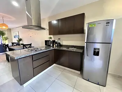 Una cocina o zona de cocina en Apartment near the beach