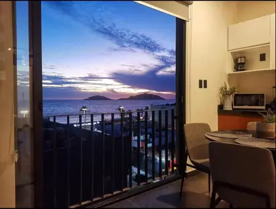 Plano de Paraíso Costero con Vista al Mar