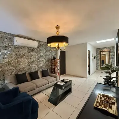 Escala HMO a700 mts del Consulado americano