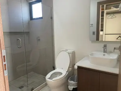 Un baño de Blush & View