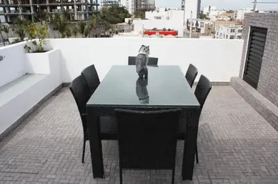 Un balcón o terraza de 2br 1ba Condo 1 block to ocean Condo 1