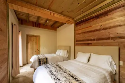 Cama o camas de una habitación en Torre de Carpio, Cabaña Molitor