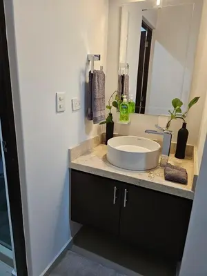 Un baño de AC0 Casa de lujo en privada Altana