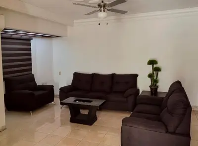 Zona de estar de House for 20 people, close to the pier and beaches