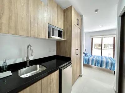 Una cocina o zona de cocina en Cozy space ideal for couples Oceanna 224B
