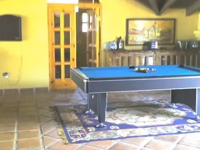 Mesa de billar en The Villa