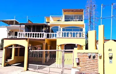 Un balcón o terraza de Villa Hermosa Ocean View 2 Bed