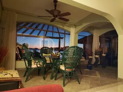 Zona de estar de Villa Hermosa Ocean View 2 Bed
