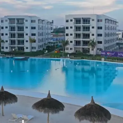 Mazablue depa en laguna con playas artificiales