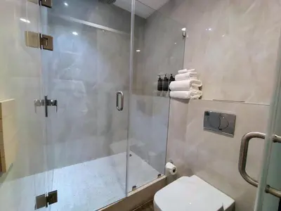 Un baño de Hotel Soretti