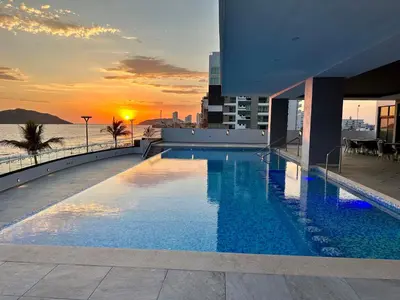 Piscina en o cerca de Altomare Panoramic-- Frente al Mar y Parque Central --Excelente Vista