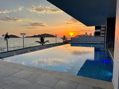 Piscina en o cerca de Altomare Panoramic-- Frente al Mar y Parque Central --Excelente Vista