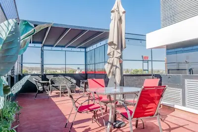 Un balcón o terraza de Loft with a king size bed in the historic center