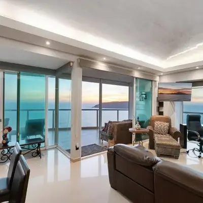 Beautiful View on the 23rd Floor Beach Front